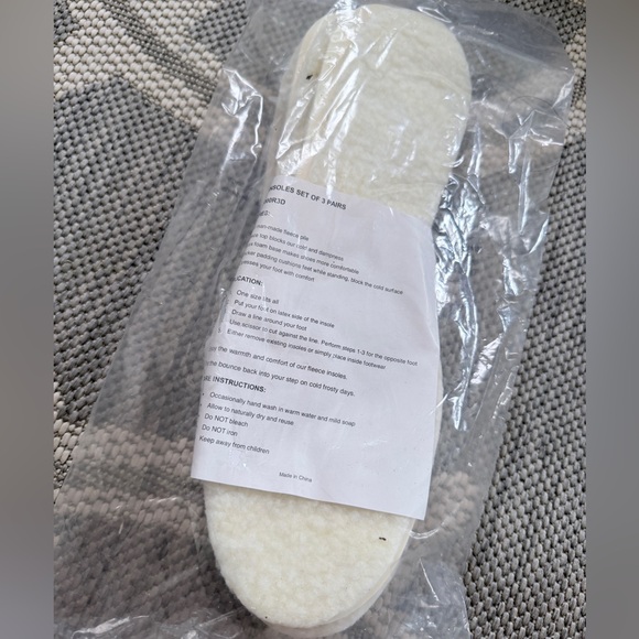 3 pairs - Cozy Fleece Insoles NWT - Picture 2 of 4